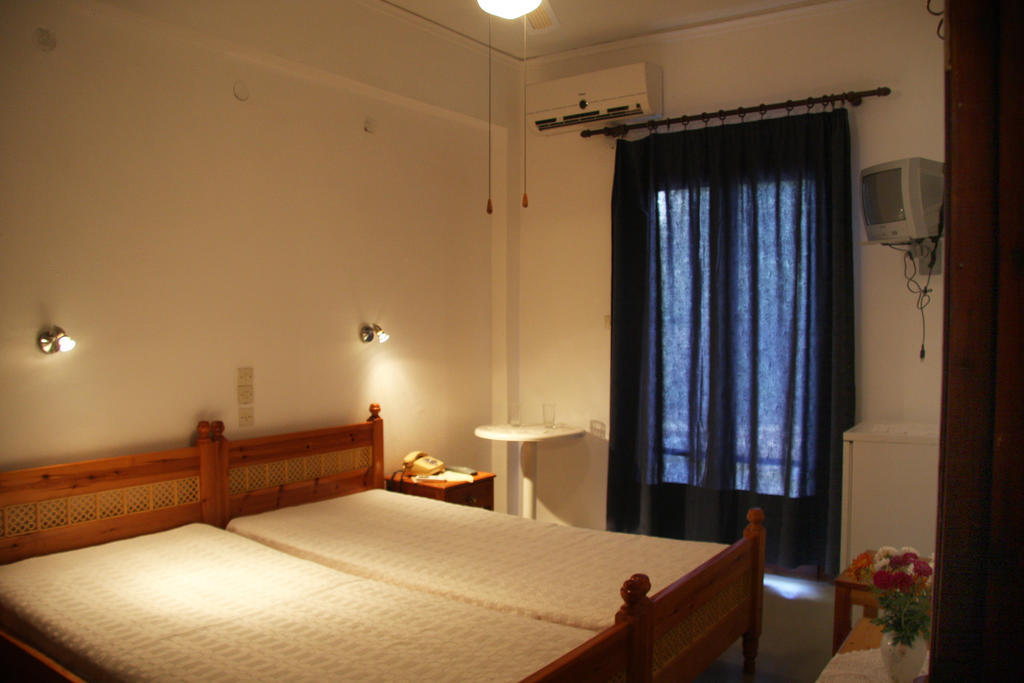 Hotel Rena Ágios Kírykos Quarto foto